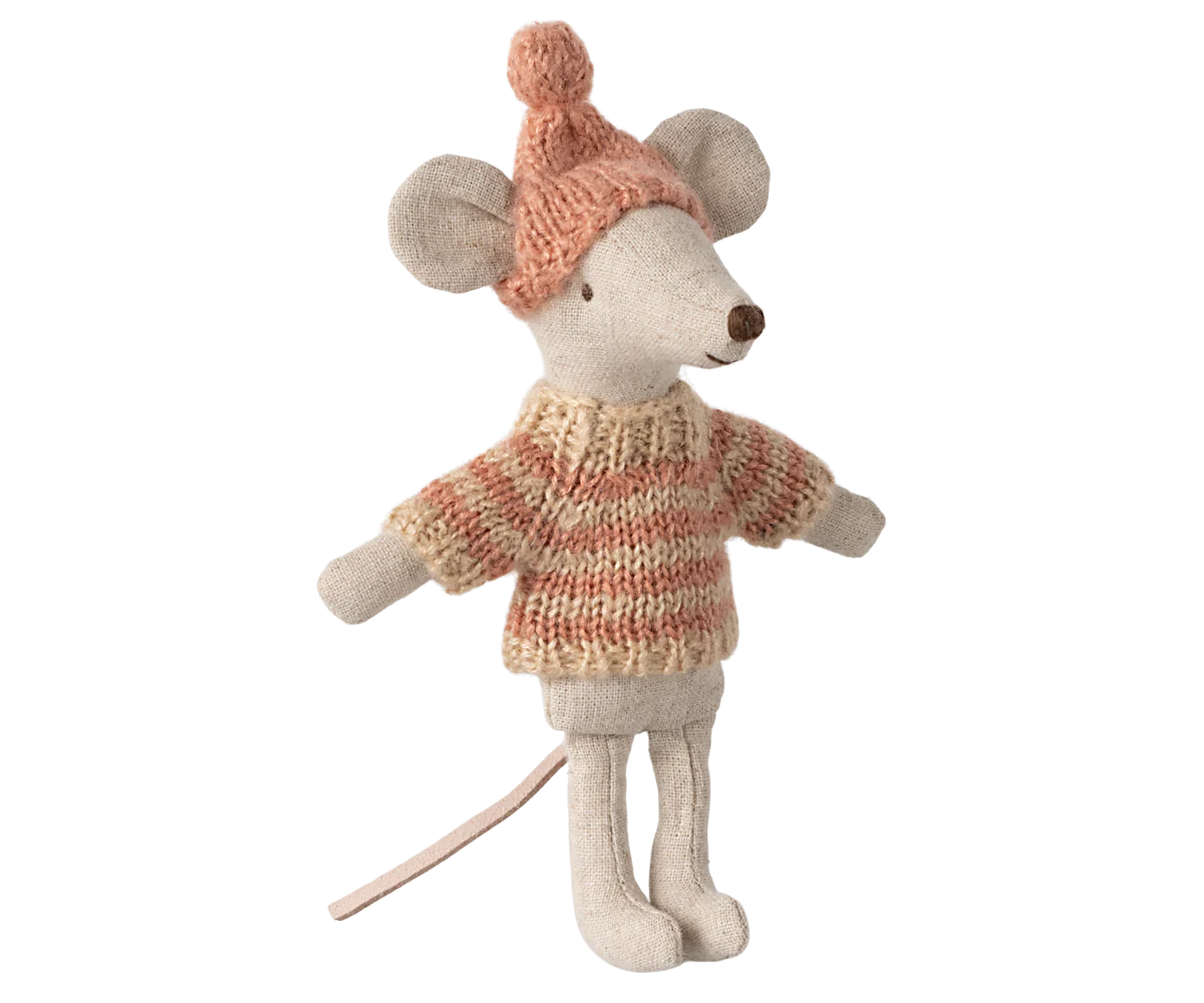 Knitted Sweater and Hat, Big Mouse