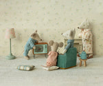 Miniature Television Set, Mouse