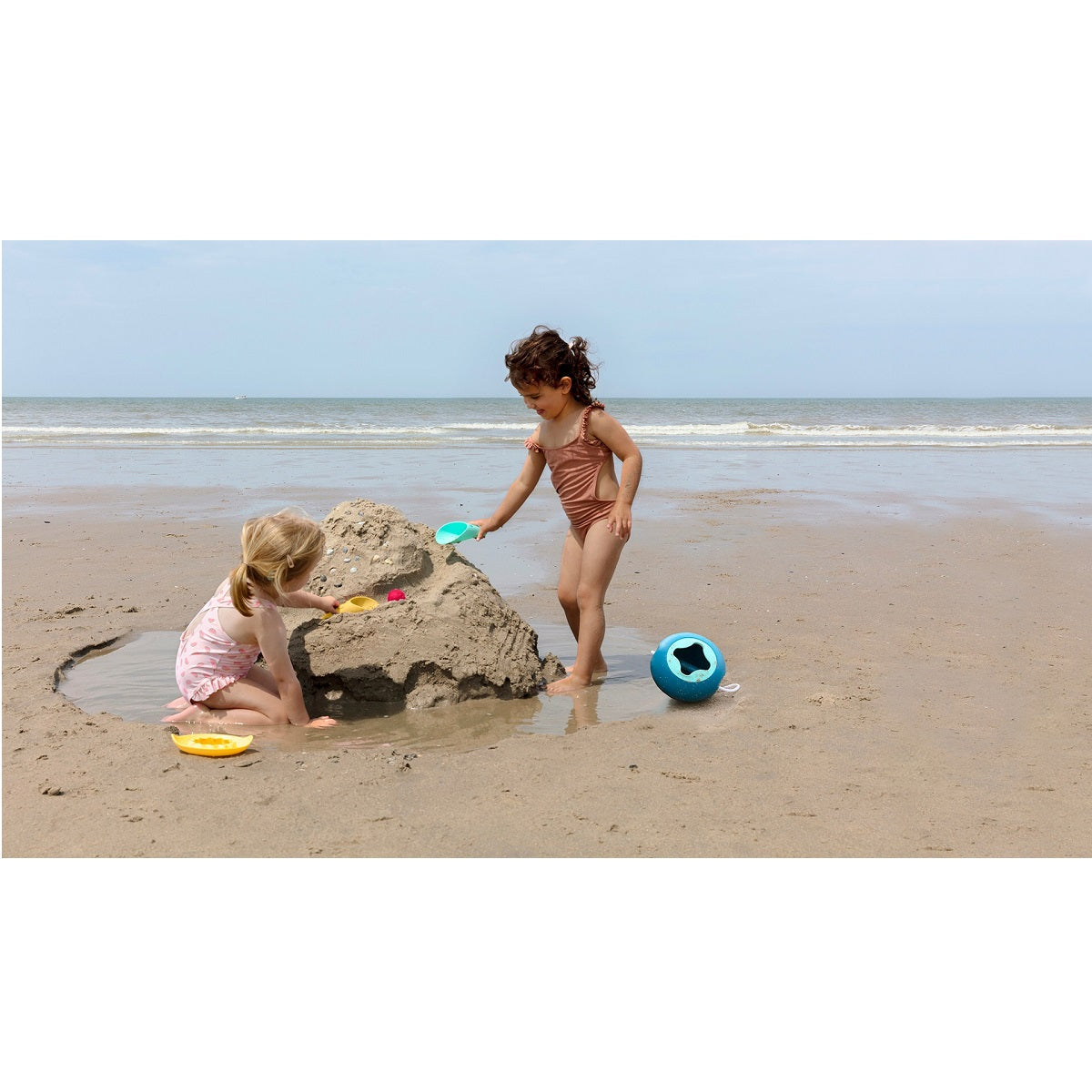 Quut Beach Toy Set with Ballo